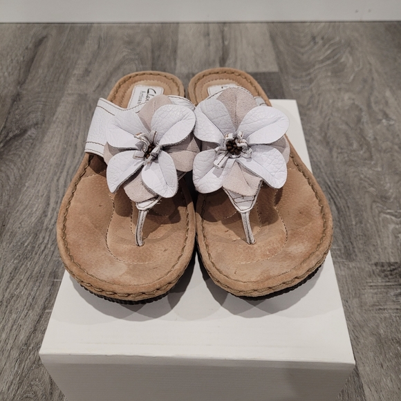 Clarks Artisan Sandals - Picture 2 of 6